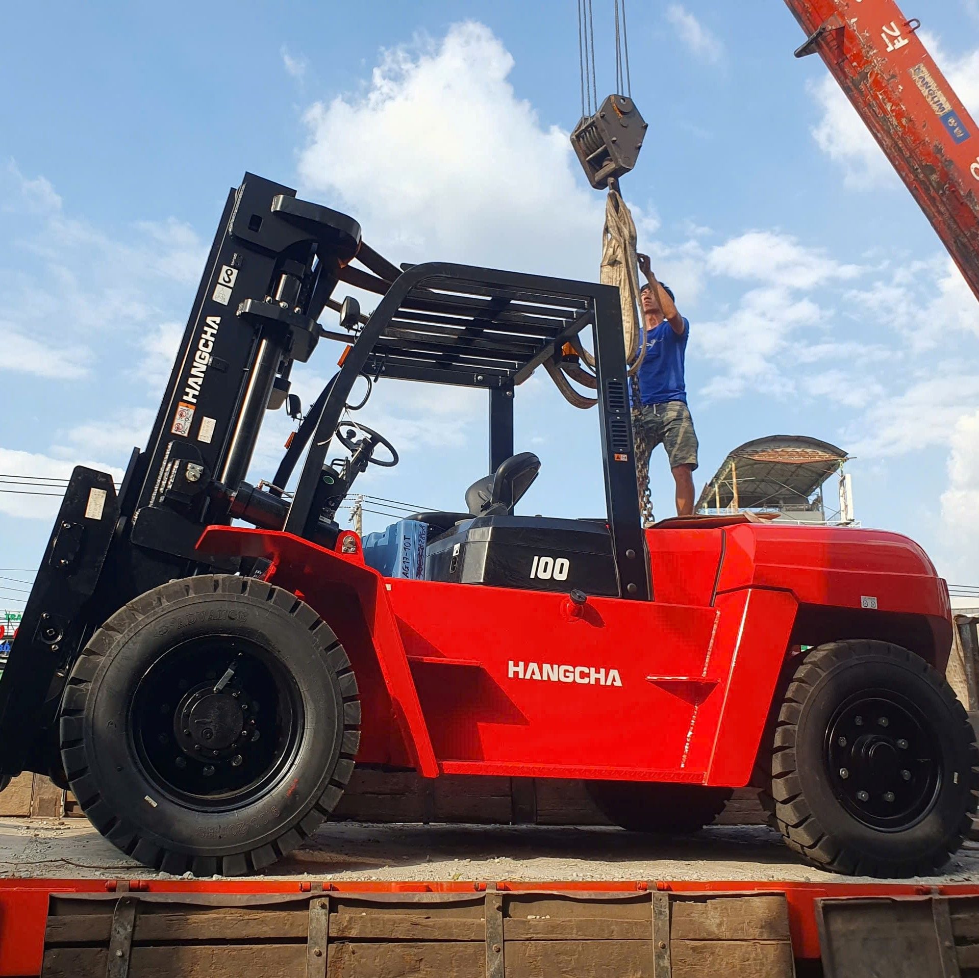 Xe Nâng Dầu 10 Tấn 