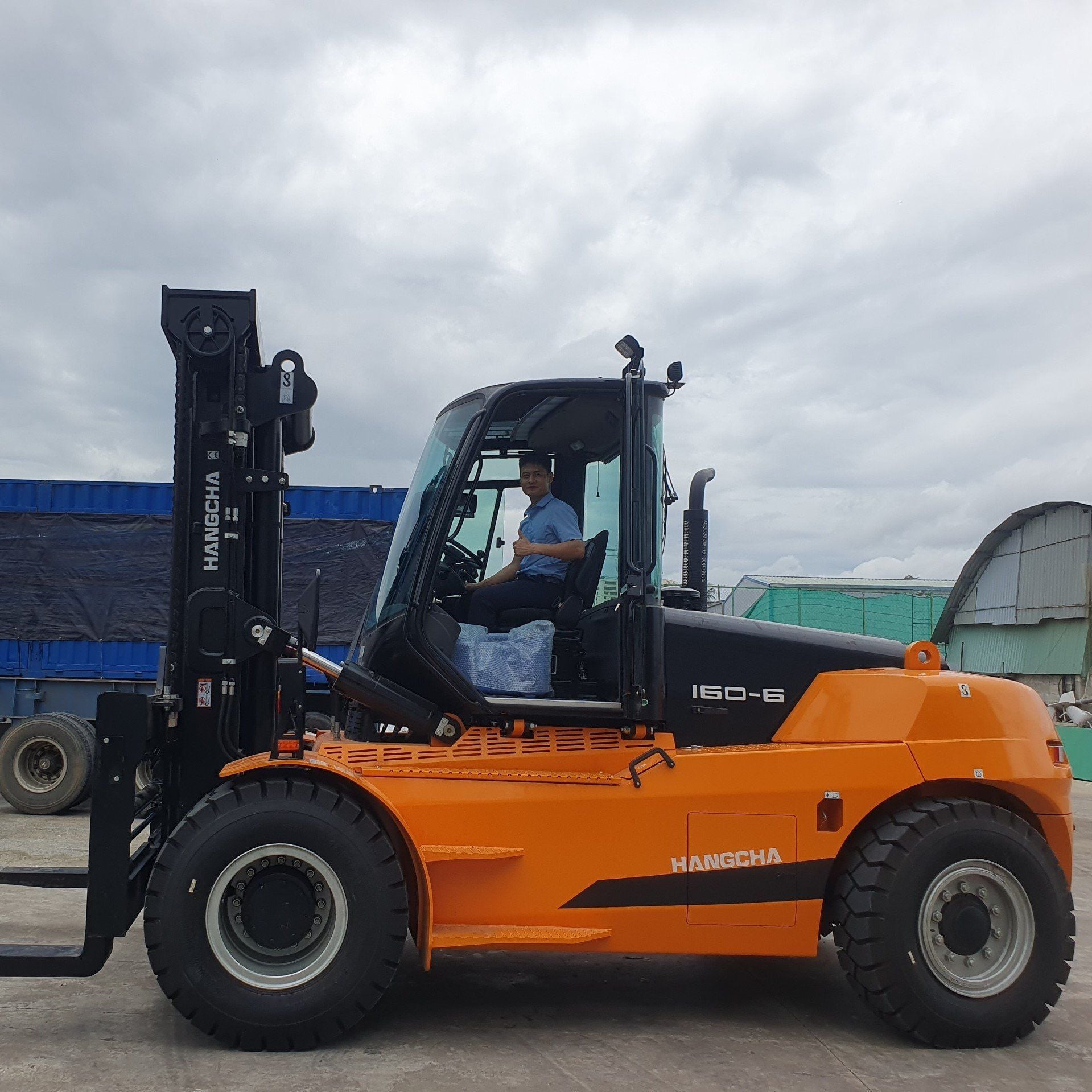 Xe Nâng Dầu 16 Tấn