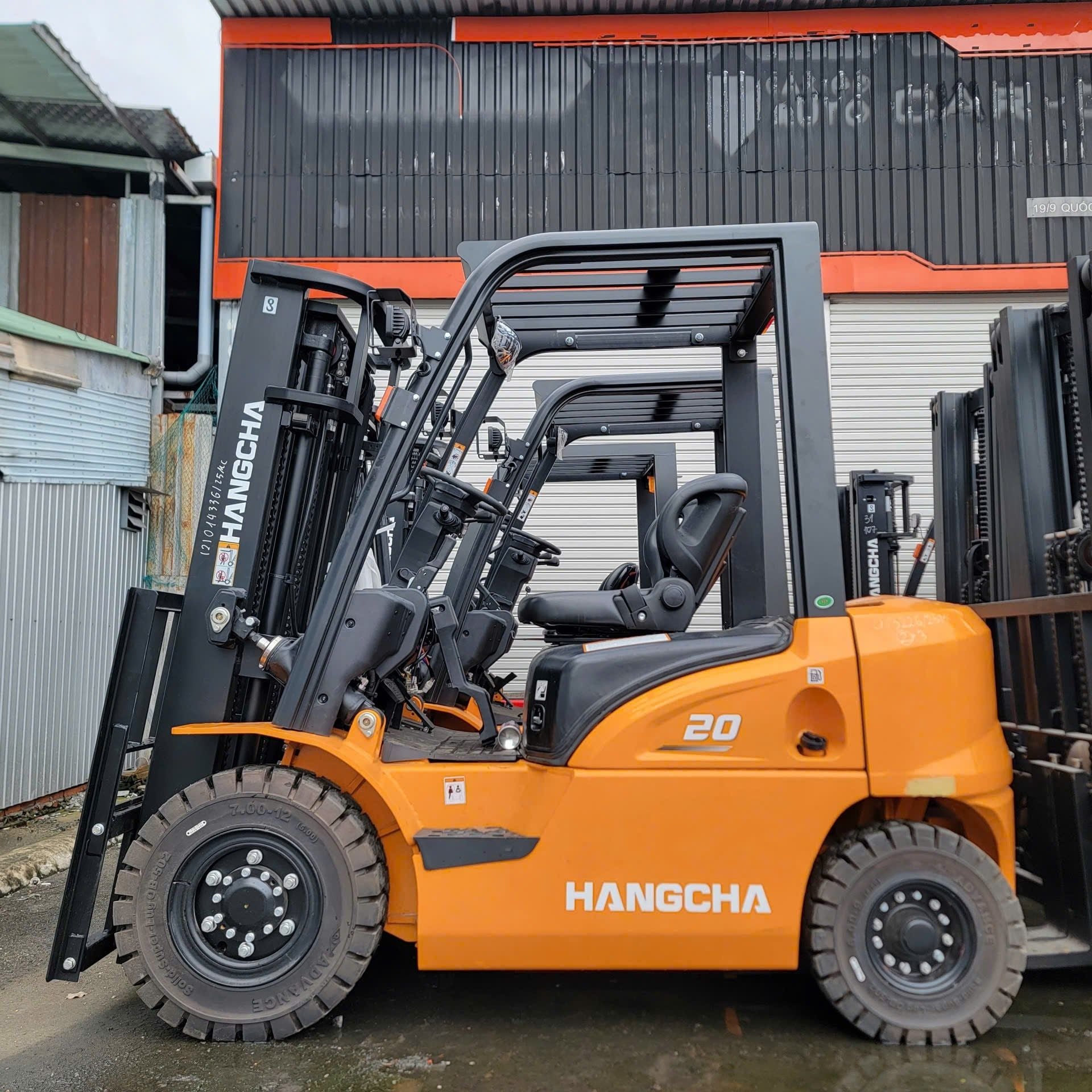Xe Nâng  dầu 2 Tấn