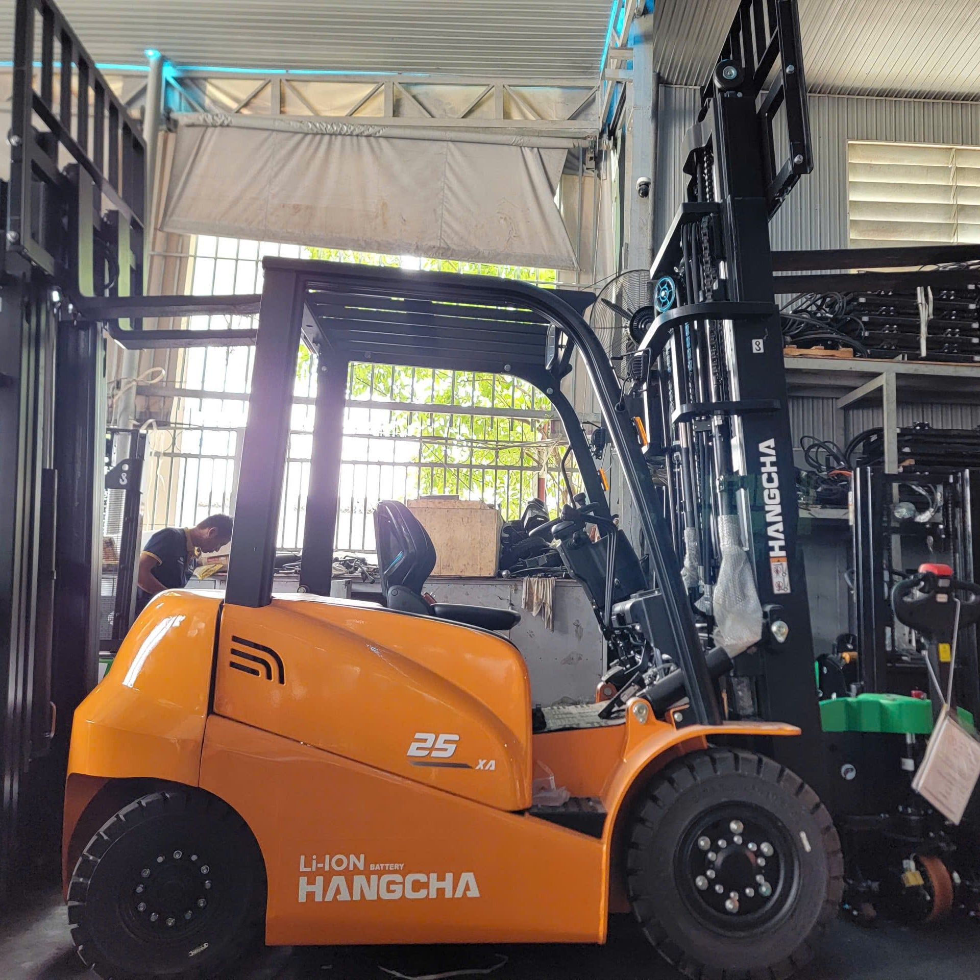 Xe Nâng Điện Lithium 2.5 Tấn Dòng XA 2026 Mới 100%