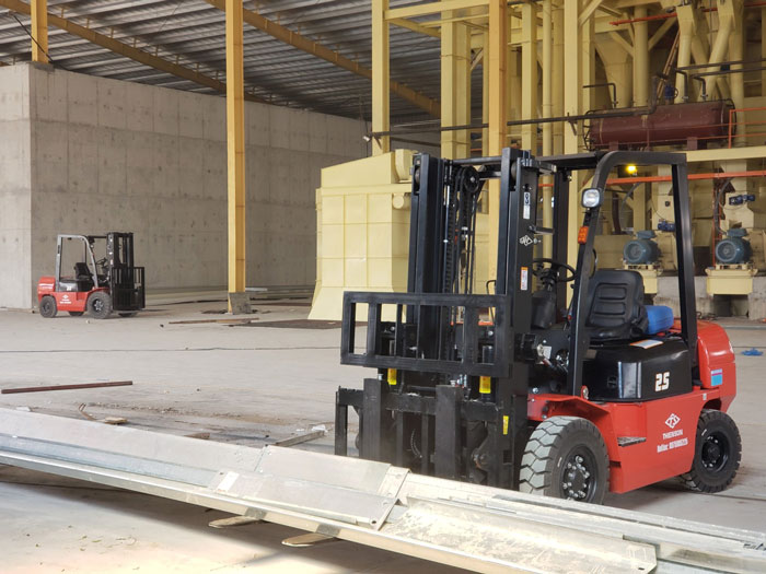 Tài chính eo hẹp, có mua được xe nâng dầu 2.5 tấn không?